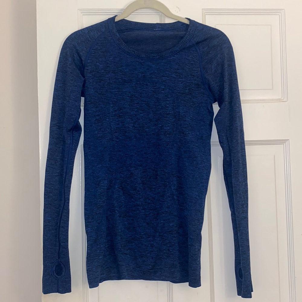 Lululemon athletic top